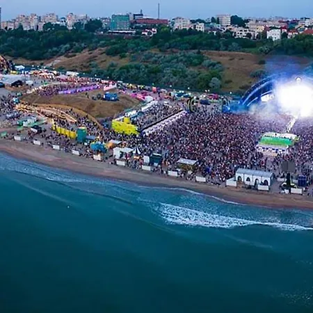 Charming Flat Near Black Sea *