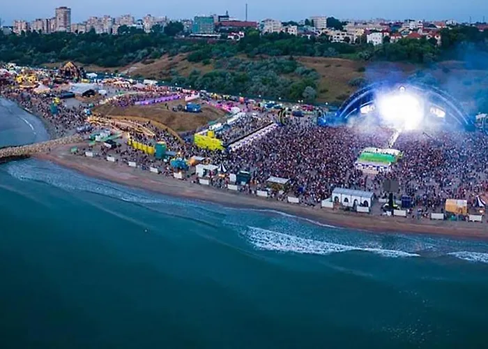 Charming Flat Near Black Sea *